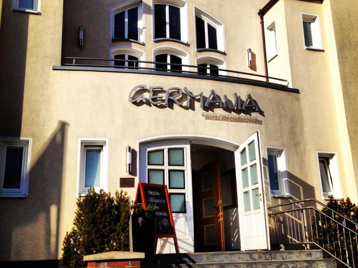 Germania Hotel Am Schlosspark Meyenburg  Exterior photo