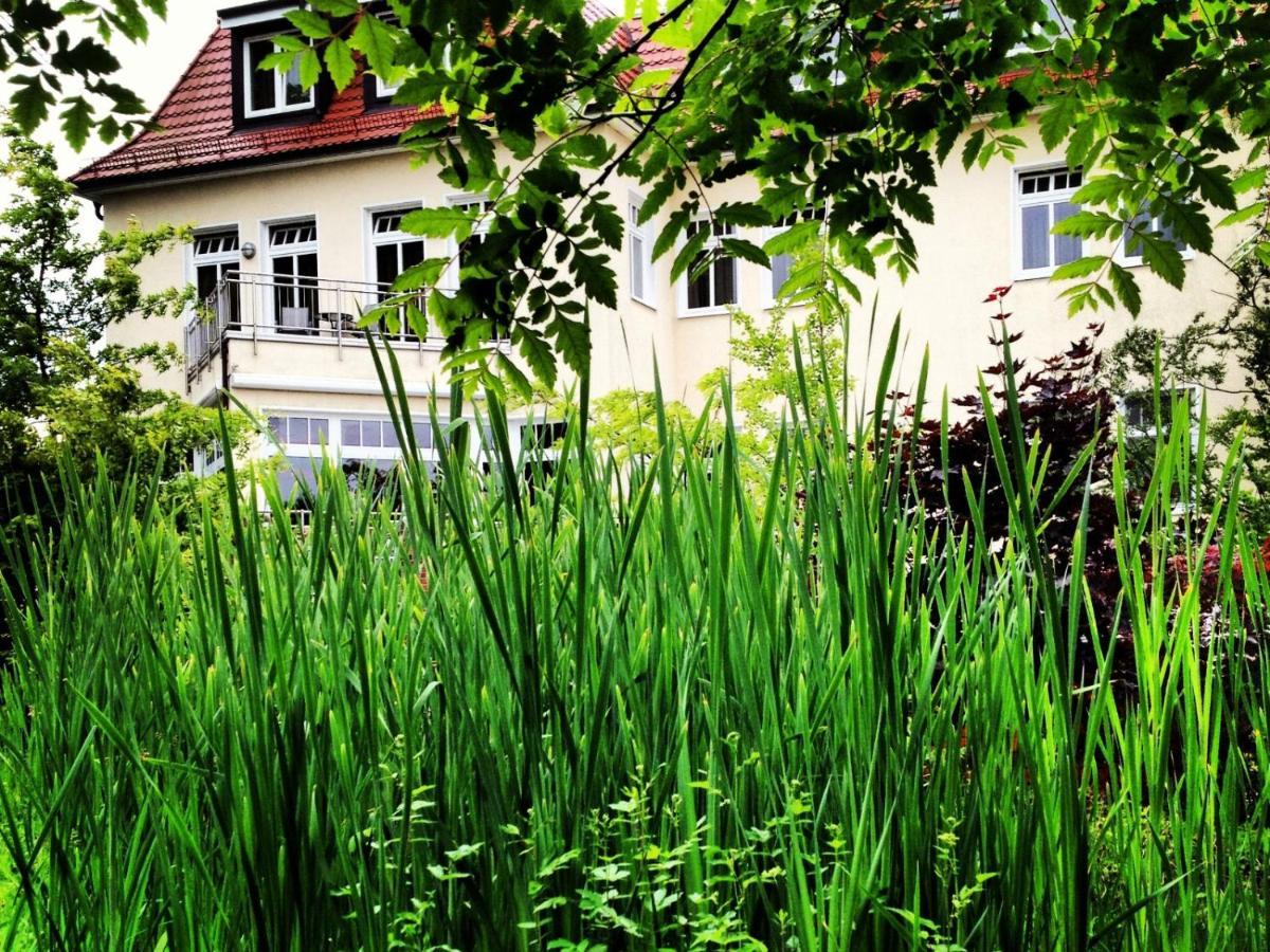 Germania Hotel Am Schlosspark Meyenburg  Exterior photo